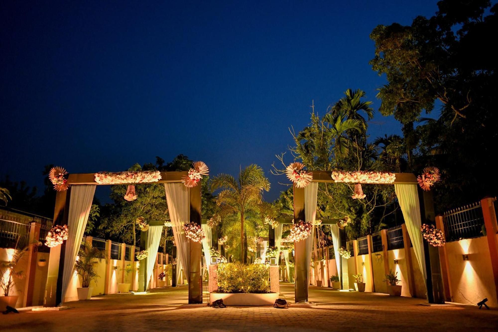 Opulence Resort Jorhāt Extérieur photo